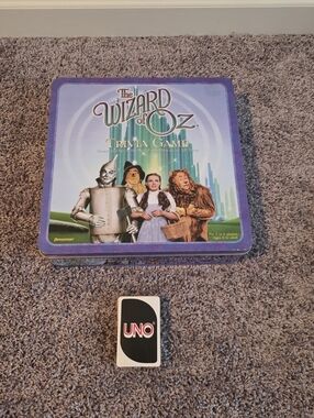 Wizard Of Oz Trivia Game (1999) Pressman games + Uno